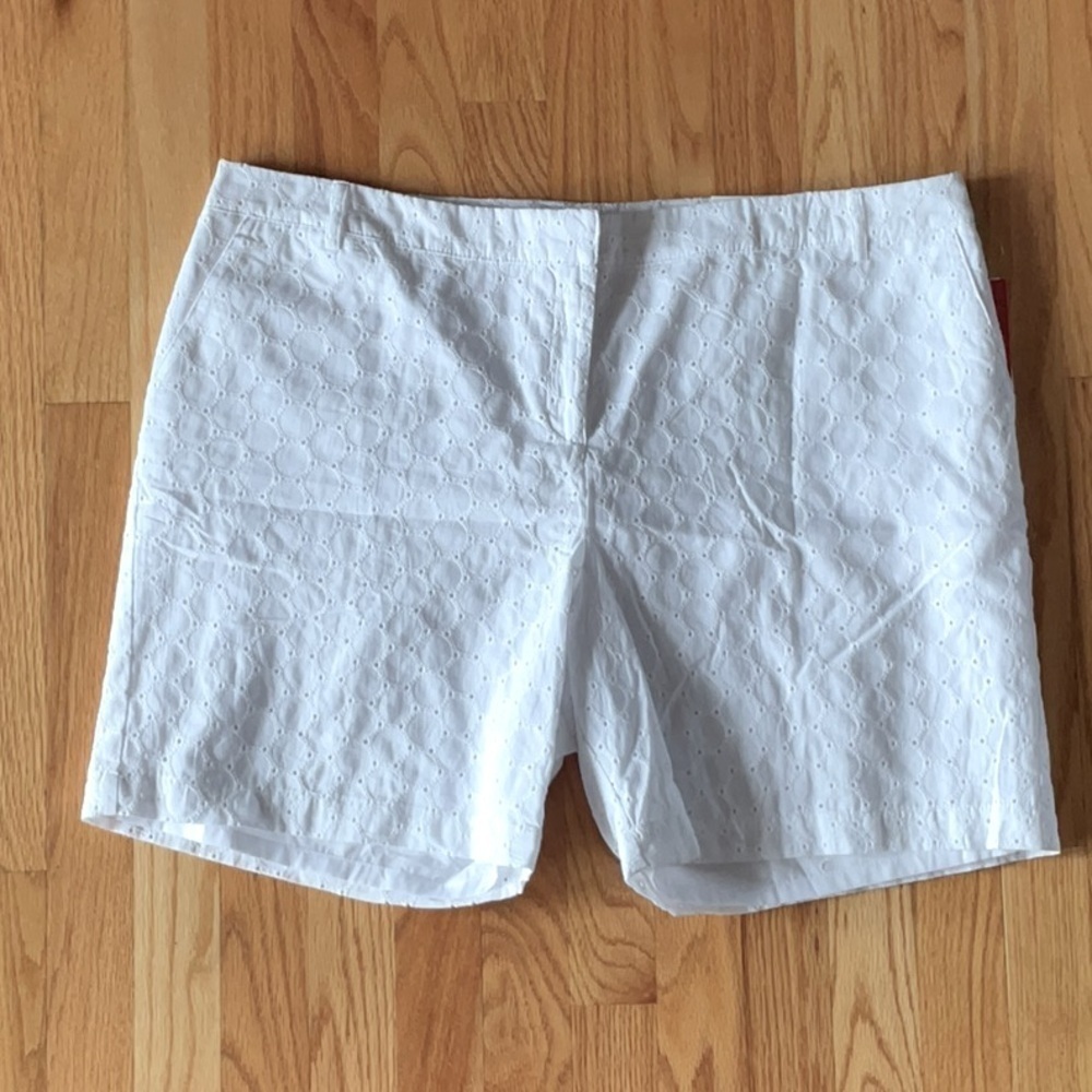 IZOD Eyelet Shorts